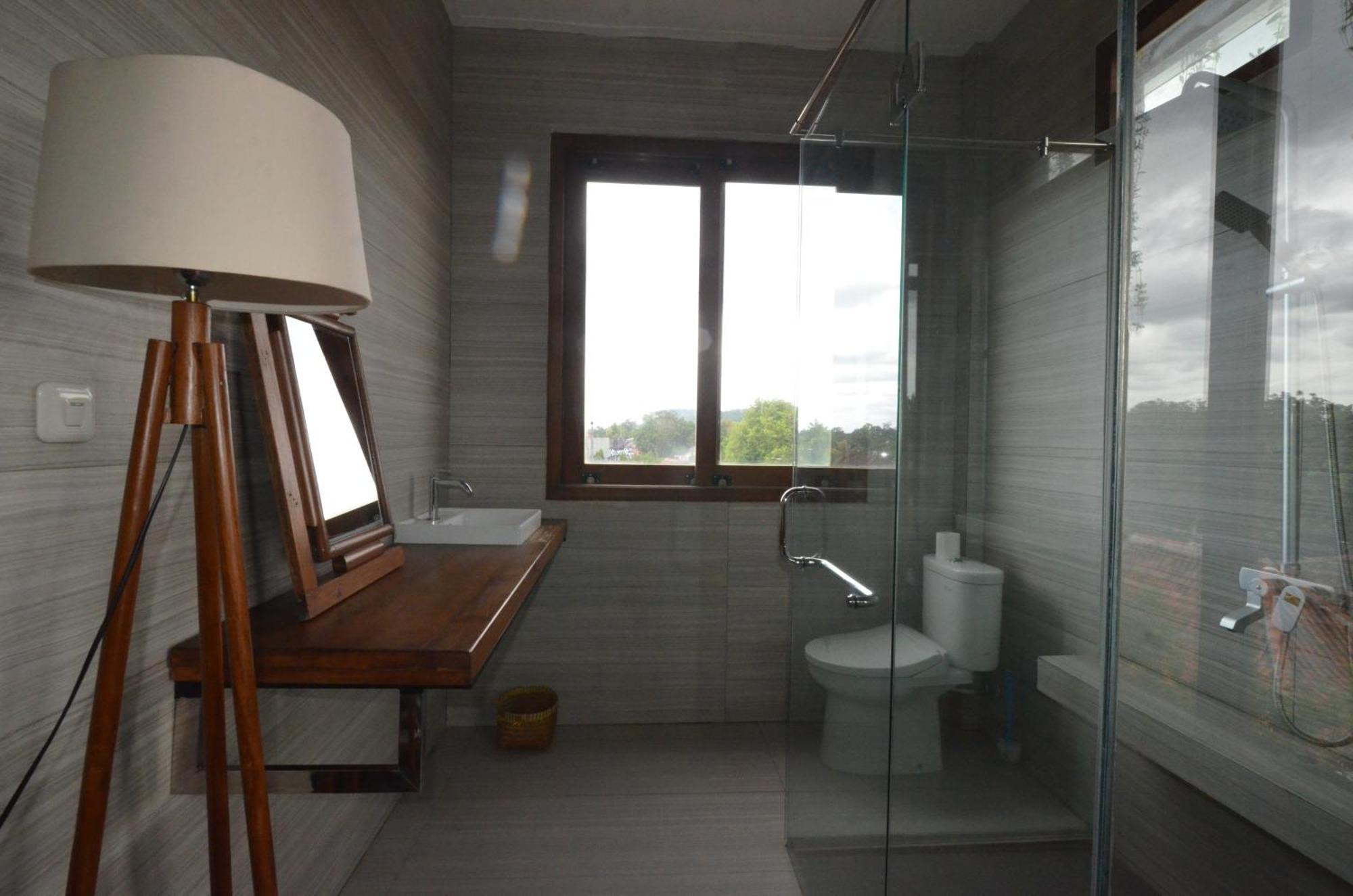 Ohmmstay - Rumah Pendopo Tanjungtirto Екстер'єр фото
