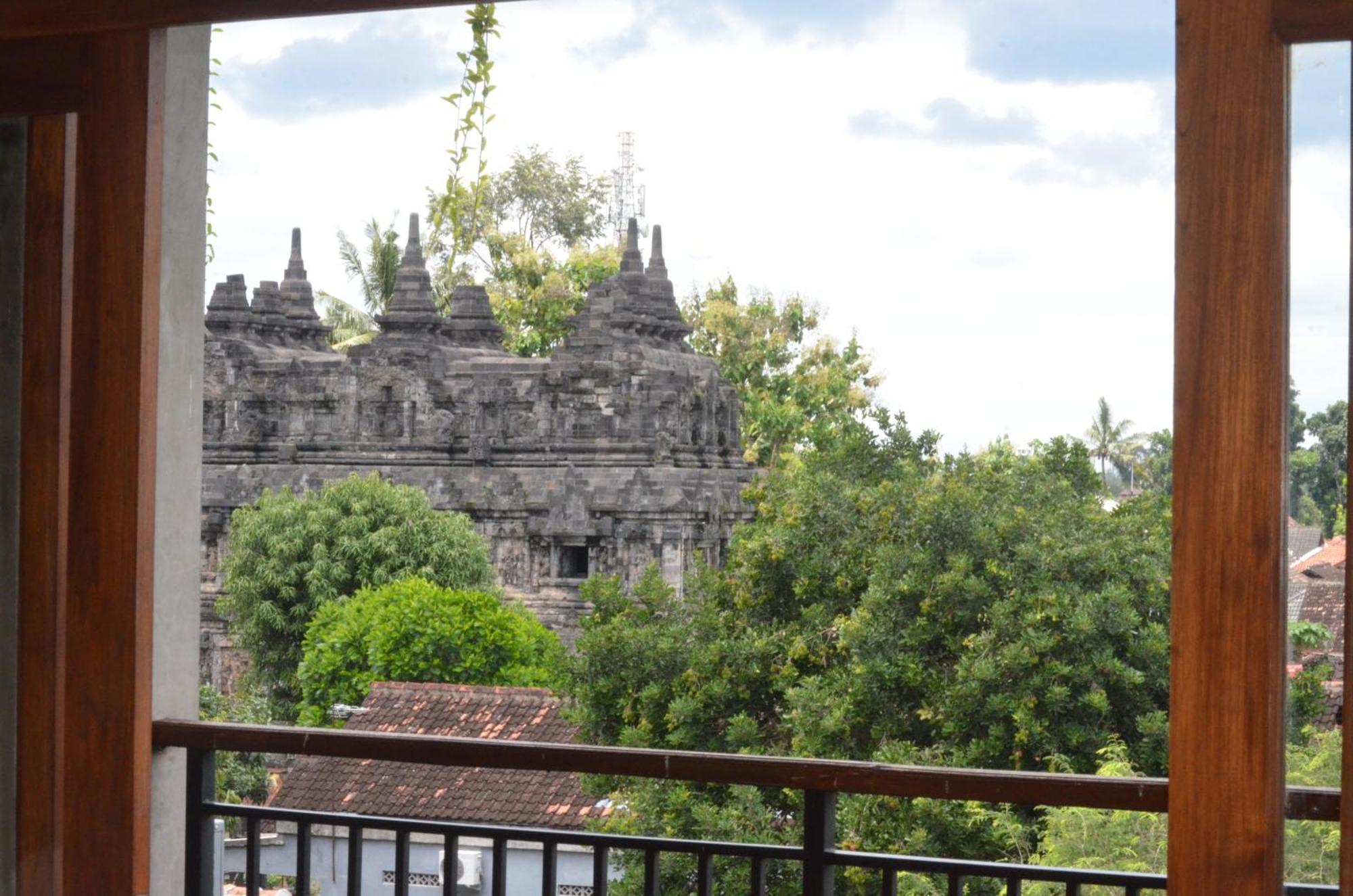 Ohmmstay - Rumah Pendopo Tanjungtirto Екстер'єр фото