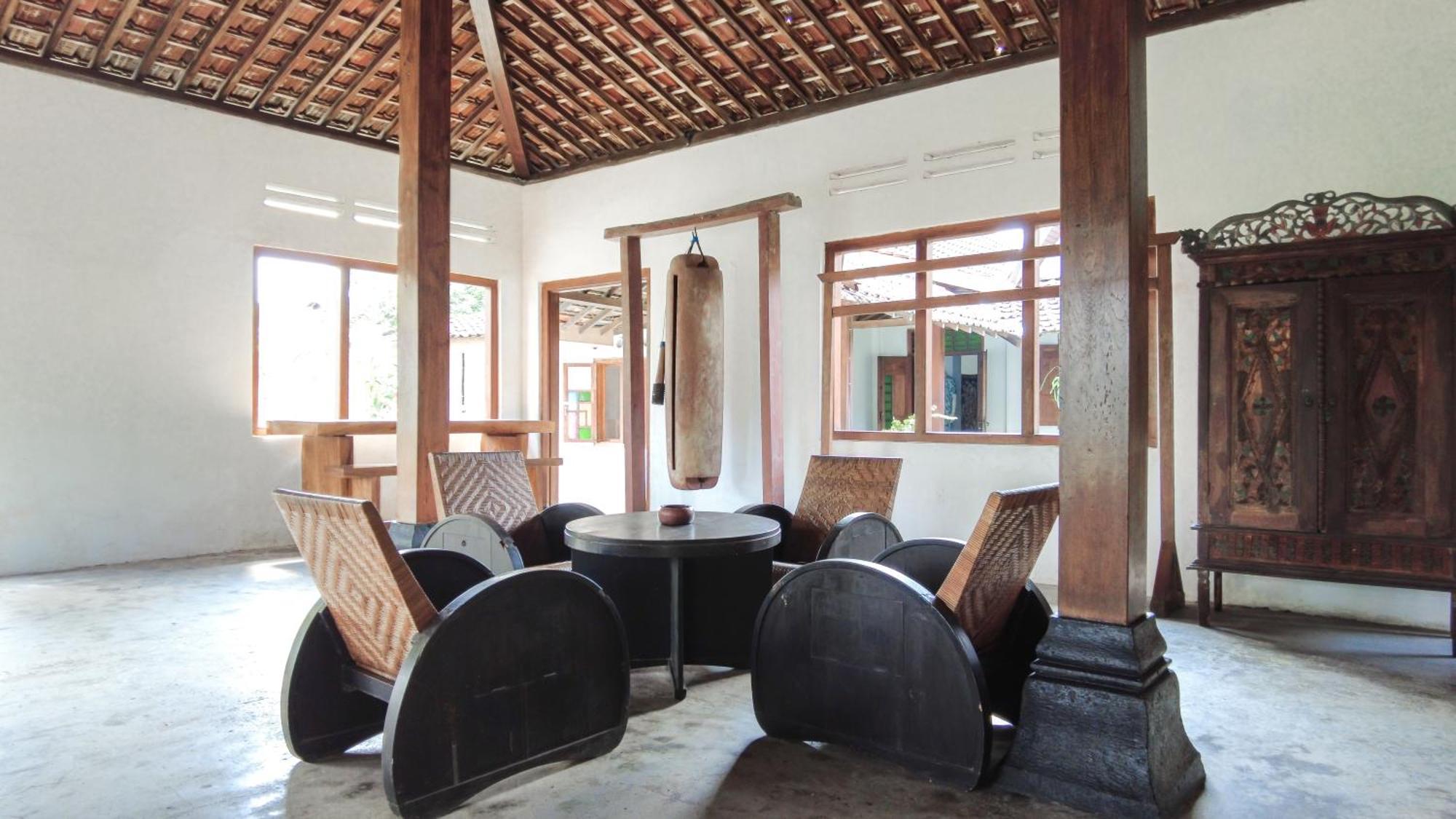 Ohmmstay - Rumah Pendopo Tanjungtirto Екстер'єр фото