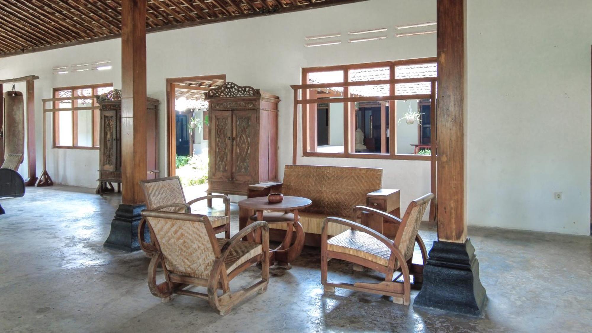 Ohmmstay - Rumah Pendopo Tanjungtirto Екстер'єр фото
