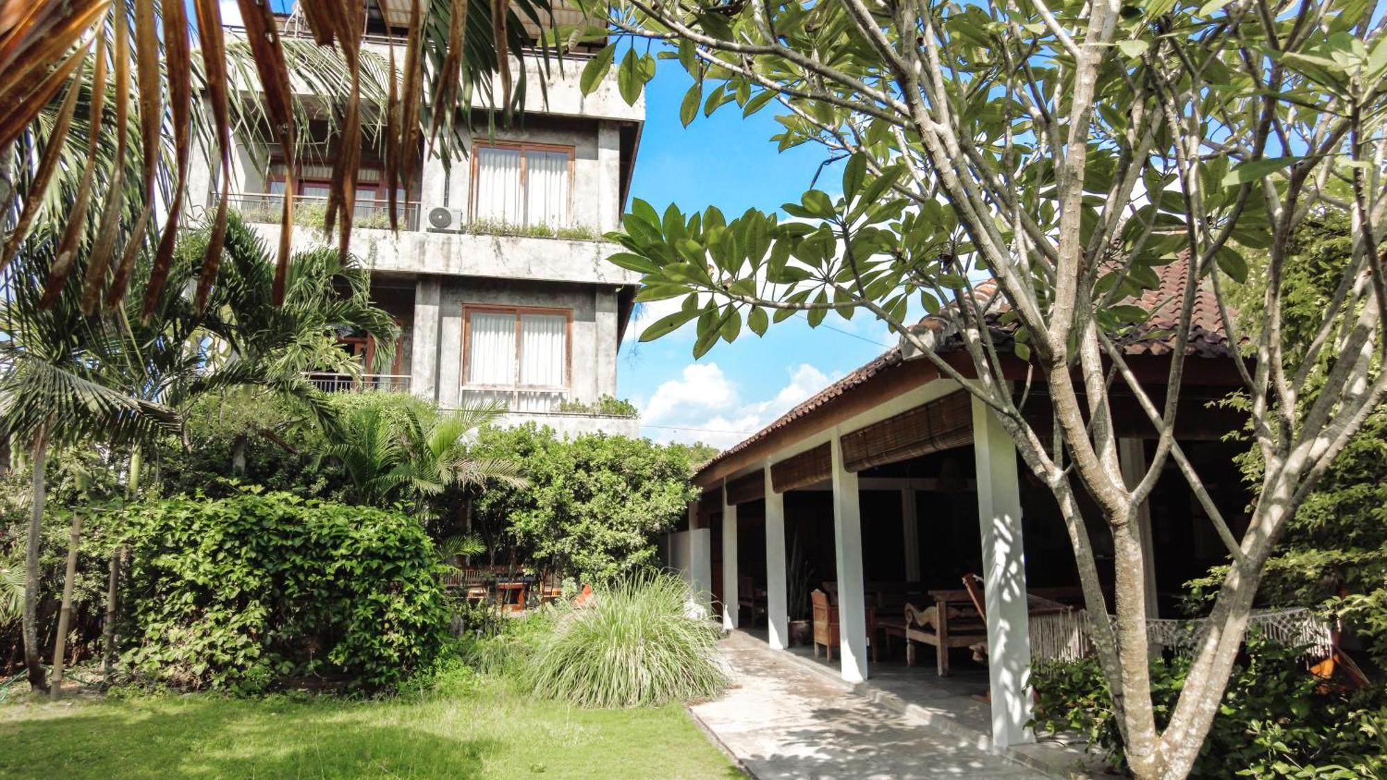 Ohmmstay - Rumah Pendopo Tanjungtirto Екстер'єр фото